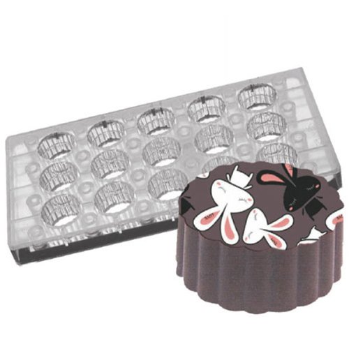 Fat Daddio’s PCMM-03 15-Piece Round Fluted Chocolate and Candy Mold Tray Set